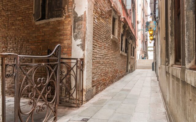 Отель La Fenice Theatre Exclusive Flat Италия, Венеция - отзывы, цены и фото номеров - забронировать отель La Fenice Theatre Exclusive Flat онлайн вид на фасад
