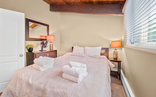 Alpine Court Chalet 4 Bedroom Home