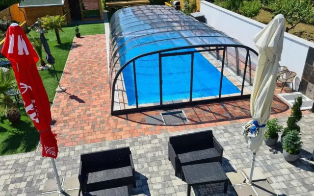 U8 apartmanház