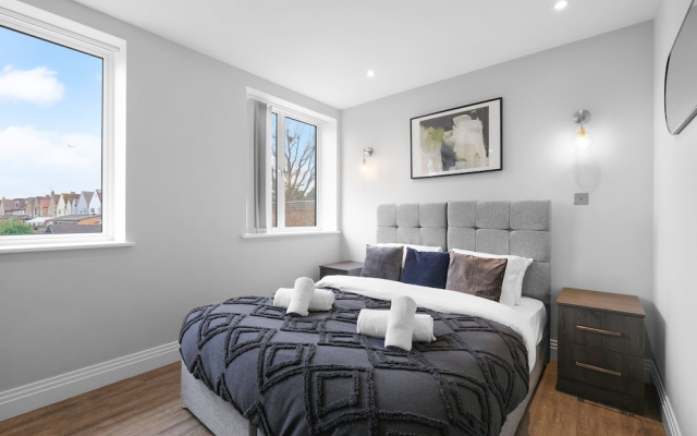 The Isleworth 2BR 2BA with Gated Parking & Balcony