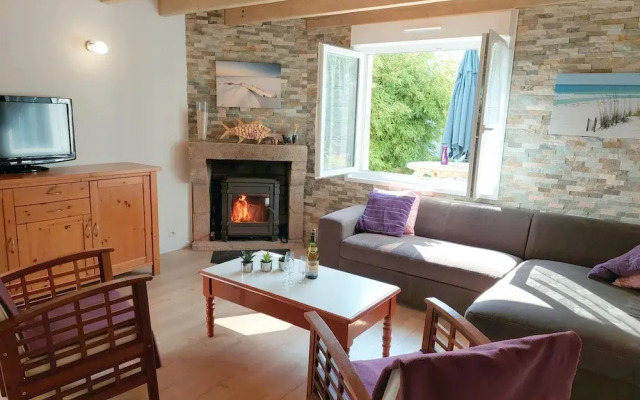Holiday Home in Cleder Near Les Amiets Beach