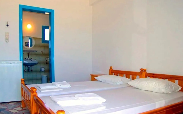 Finikas Hotel