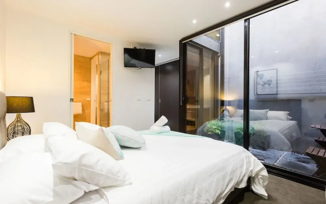 RENEE, 4BDR North Melbourne House