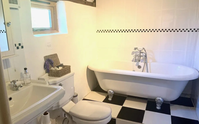 The Estate - 11 Bed - Sleeps 22 - Private Garden