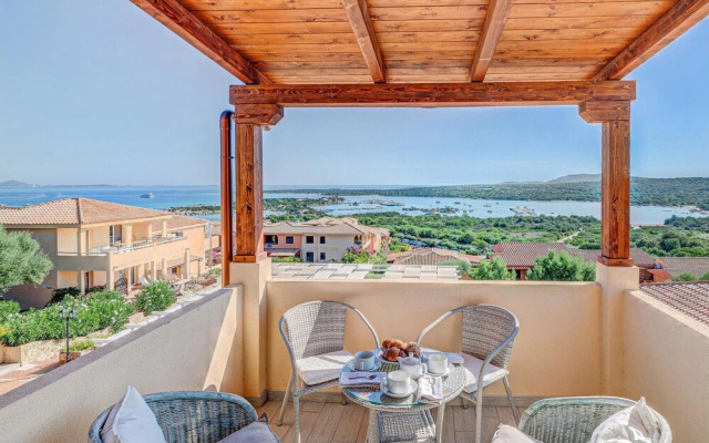 Stunning apartment in Golfo Aranci w/ 1 Bedrooms