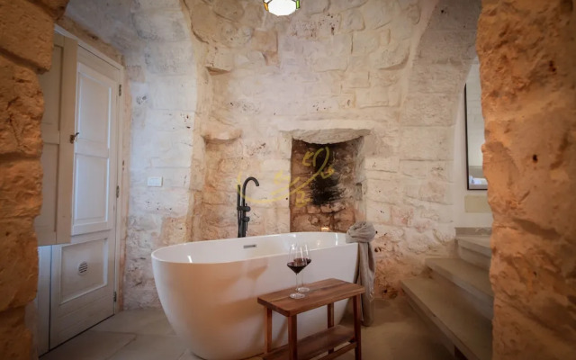 TD Trullo Titiro w Wine Cellar Vineyard Pool
