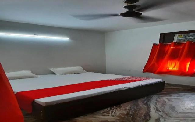 OYO 82033 Hotel Grand Plaza