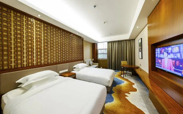 Yunshang Caohai Hotel (Bijie Zhe Mall)