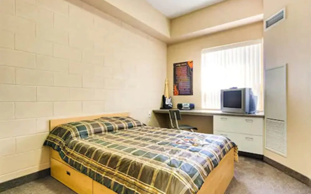 Residence & Conference Centre - Sudbury North