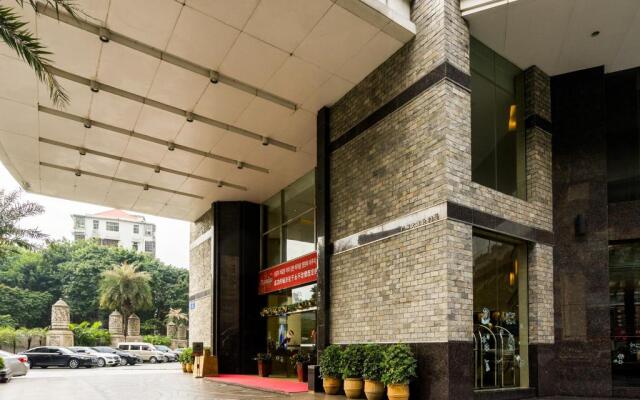 Donlord International Hotel вид на фасад