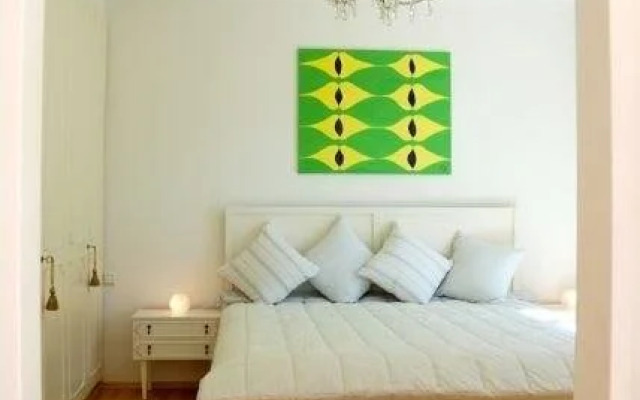 Apartment Sternentor