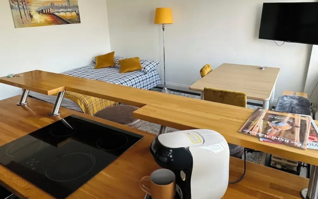 Camden Skyview Quality Apartment