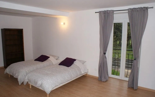 Crezilles Hôtes