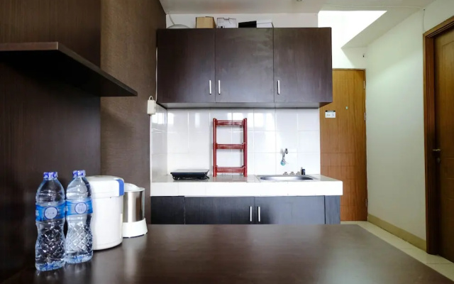 Simply Homey 2Br At 11St Floor Pinewood Apartment