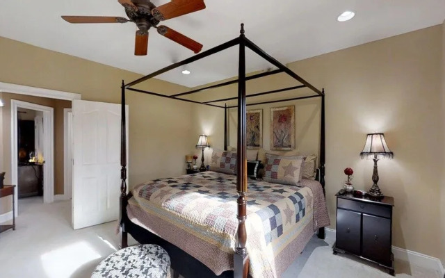 Enchanted Primrose 2 Bedroom Chalet by RedAwning