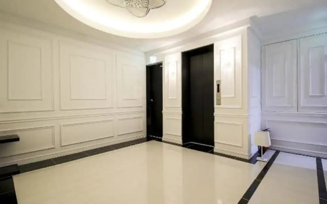 V Hotel