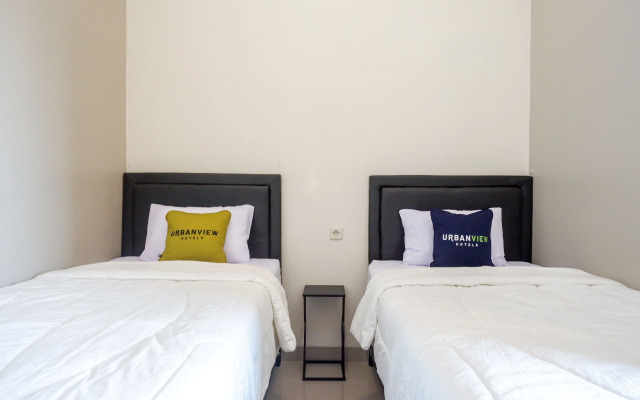 Urbanview Hotel near Alun Alun Tegal
