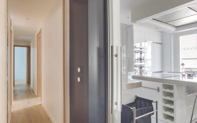 Magnificent Apartment Near Champs-elysees