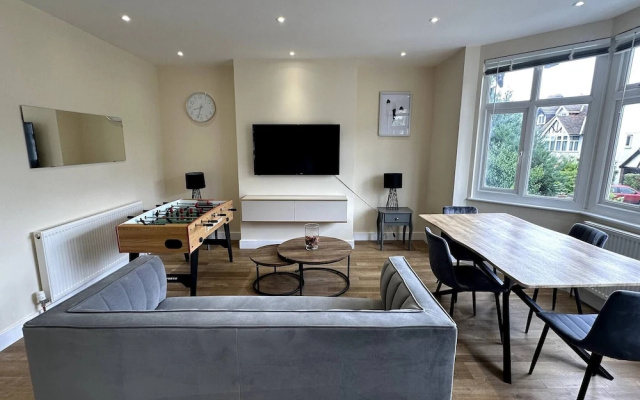 Stunning Two Bed South Croydon Apartment - Relax in Style