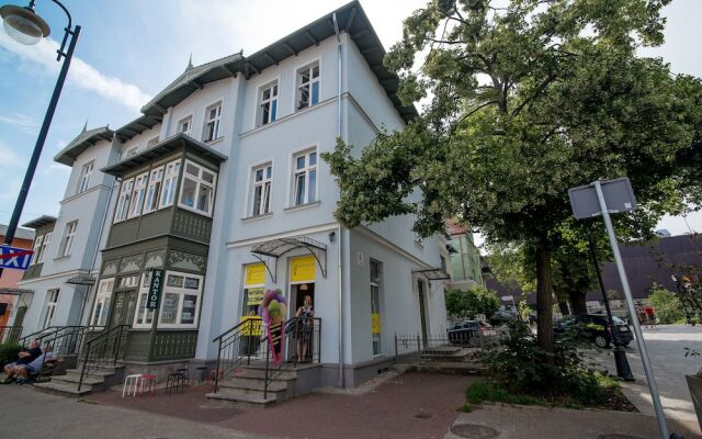 Отель Sopot Sleeps - Modern Sopot вид на фасад