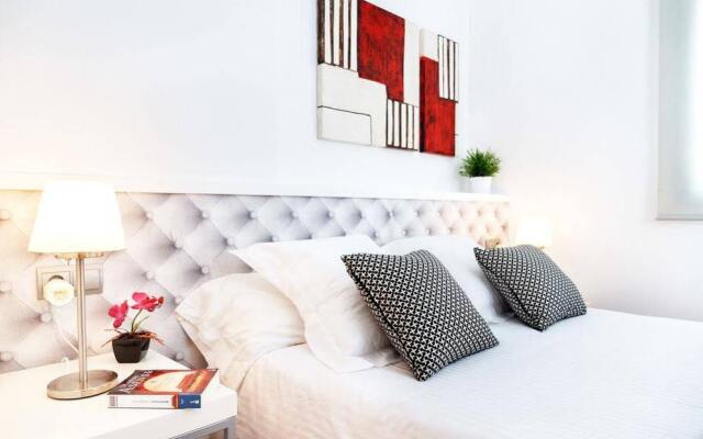 Апартаменты Feelathome Marquet Beach Apartments комната для гостей