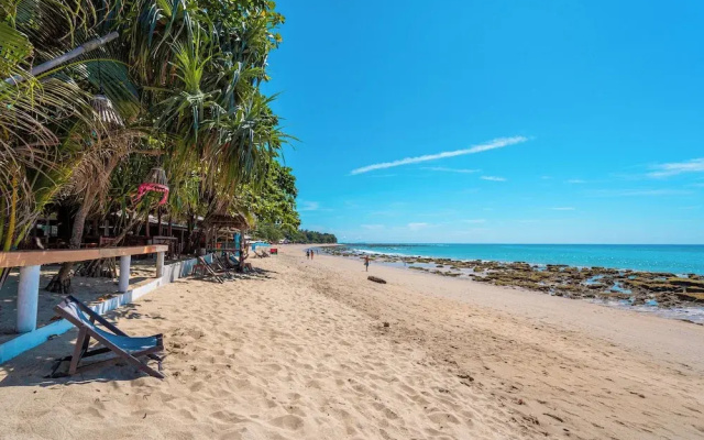 Lanta Beachfront Resort