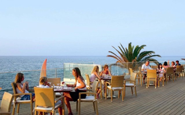 I Resort Beach Hotel & Spa