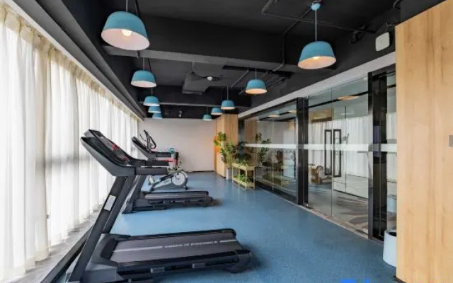 Ozz·nice4·Sealand S Hotel (Chengdu Panda Base Longtansi Metro Station Branch)