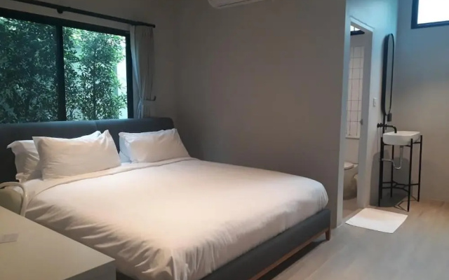 Bedspread Hostel - Adults Only