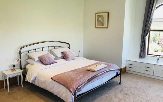 Beechtree Manor Stunning 4 Bedroom Home