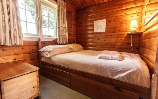 Spacious 3 Bed Log Cabin in Snowdonia