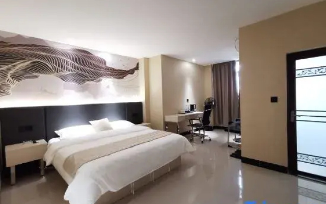 Jiangmen Huayue Boutique Apartment (Jiangmen East Station Branch)