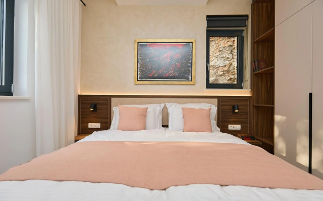 New & Luxury 5* with Breathtaking View- Kiki Lu Apartment