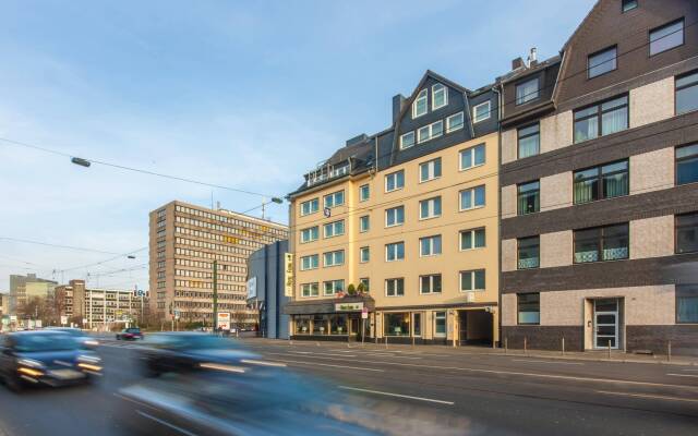 Novum Hotel Flora Düsseldorf вид на фасад