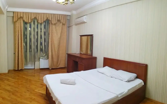 Туристические апартаменты в Баку, B015