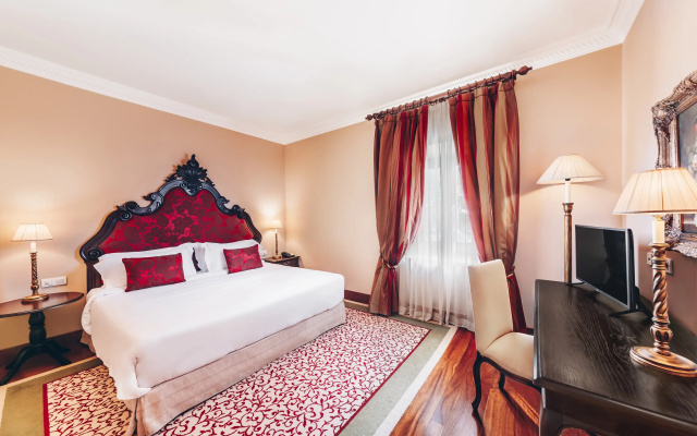 Convento do Espinheiro, Historic Hotel & Spa