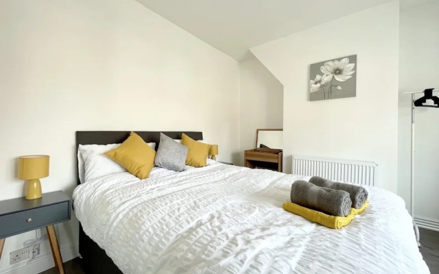 Worksop Newly Refurbished 2-bedroom House