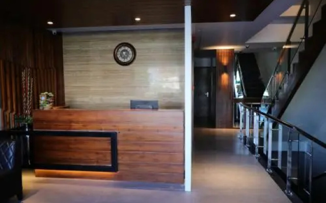 Hotel Highway Inn