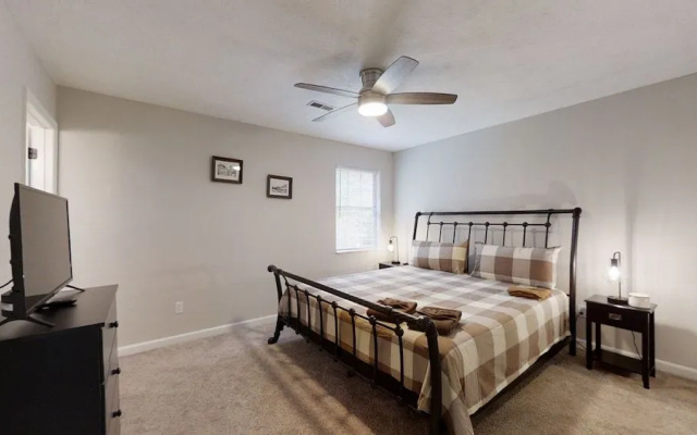 Country Getaway 3 Bedroom Home by Redawning