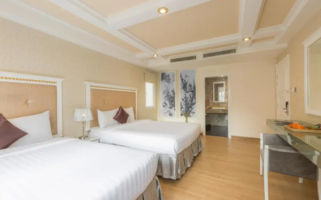 Dyn Opera Hotel