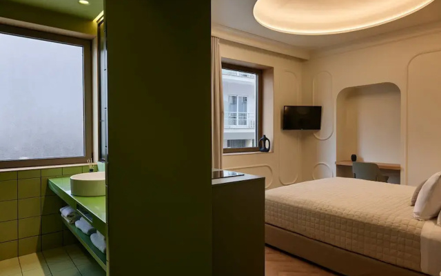 Dwell - Elegant City Stay