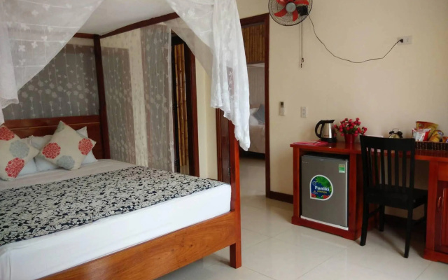 Phong Nha Lake House