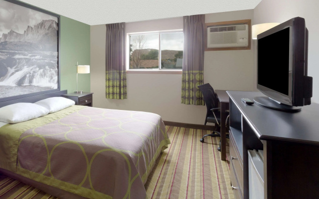 Super 8 by Wyndham Green River