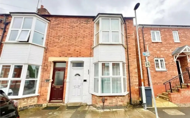 Northampton Oasis Retreat - 3-4 Bedroom House