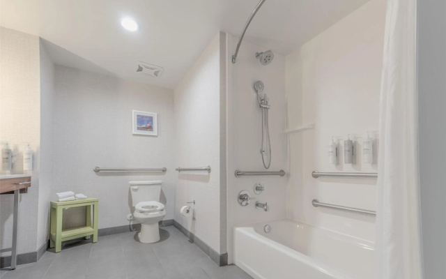 Hampton Inn By Hilton Santa Clarita-Valencia