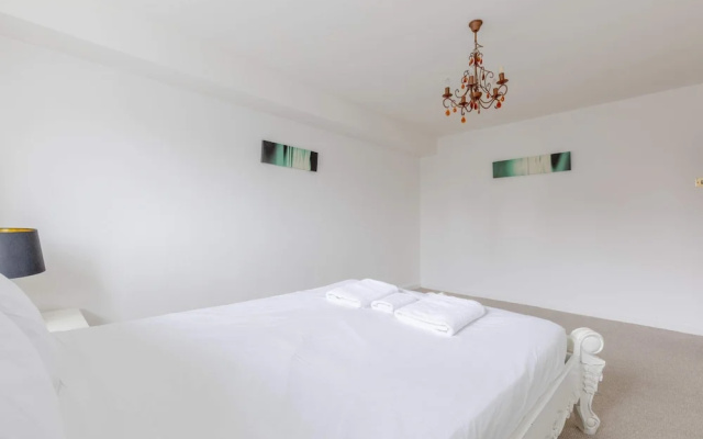 Well Located 2BD Flat 20 Mins to Tower Bridge!