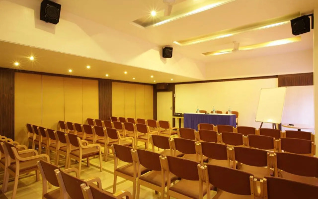 Hotel Orient Crown, Kolhapur