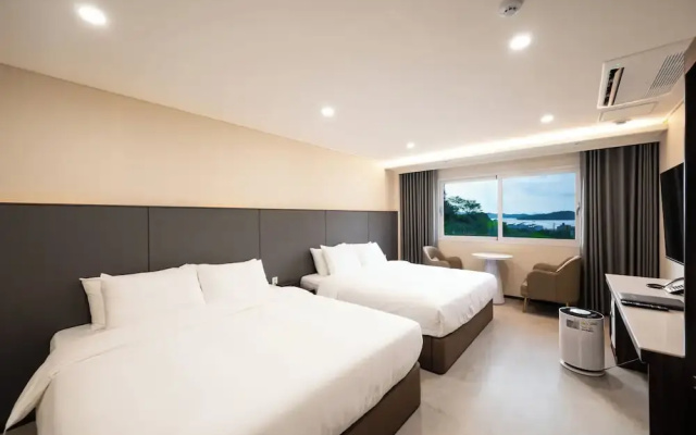 Vavant Tourist Hotel