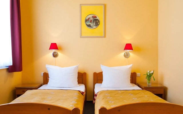 Cloister Inn