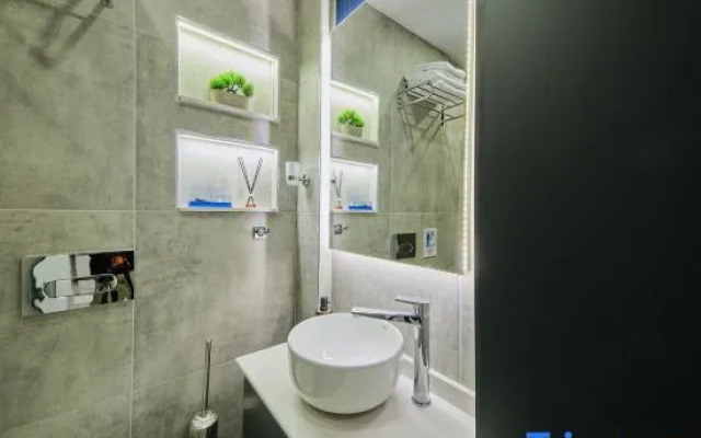 2+1 fully furnished, air-conditioned luxury apartment in Taksim Square